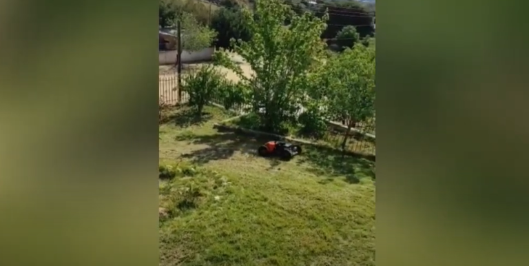 Joyful Mowing With Joyance Wheeled garden Crawler Lawn Mower In Italy