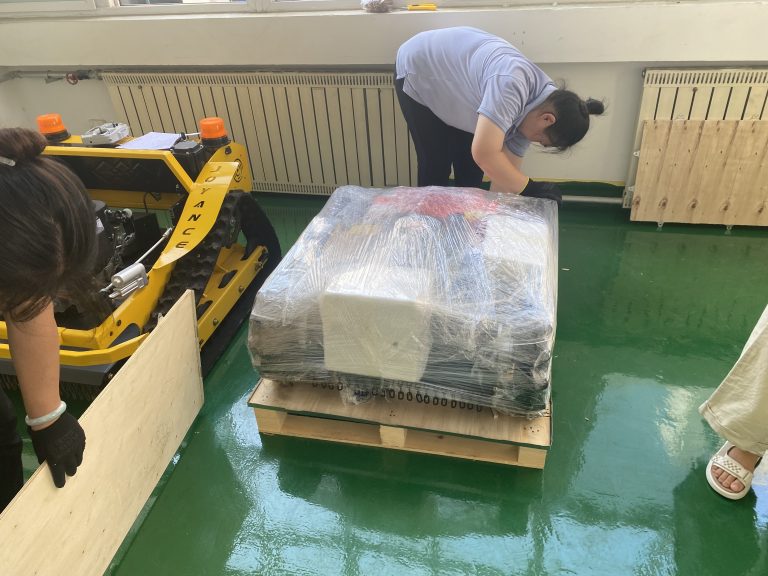 550mm Remote Control Lawn Mowers JT550S Delivered to Russia